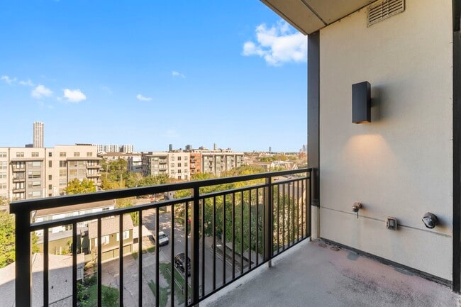 Building Photo - 2323 W Main St