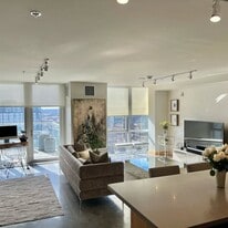 Building Photo - 221 E College St