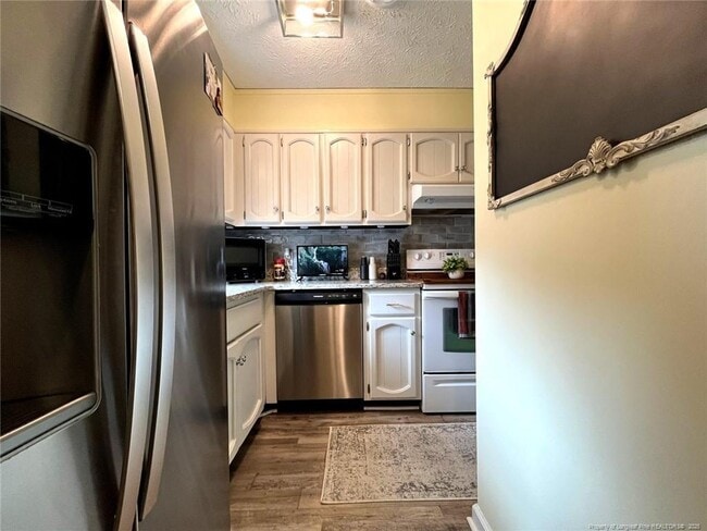 Building Photo - 940 Linden Rd