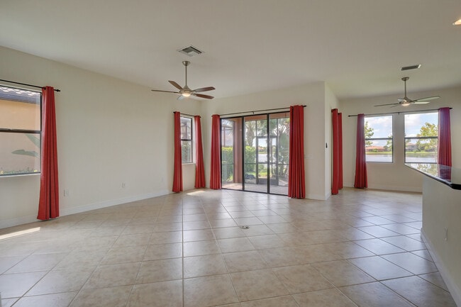 Building Photo - 12762 Fairington Way