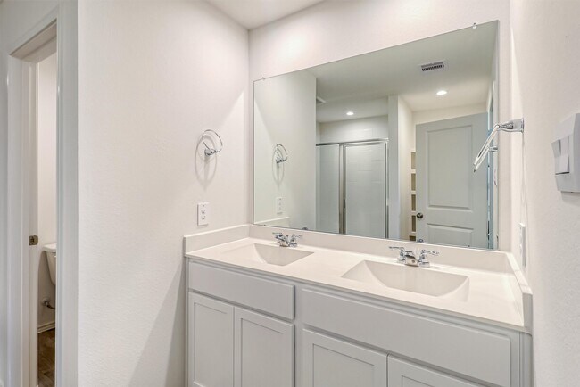 Building Photo - 30846 Brightwell Bnd