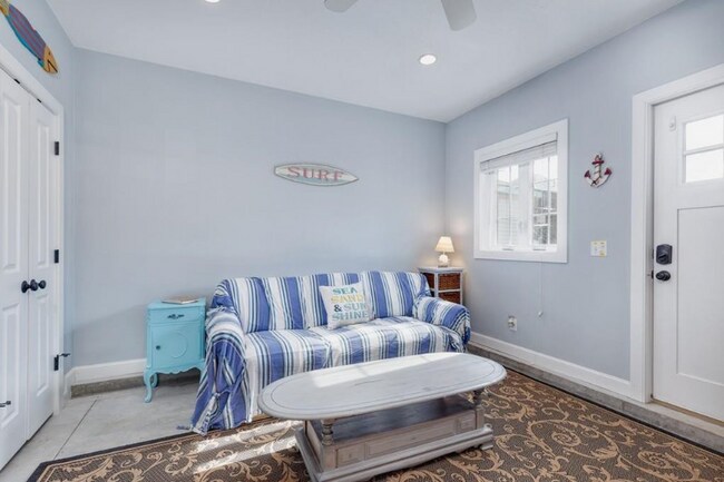 Building Photo - 25 K St