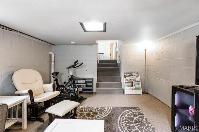 Building Photo - 417 N John St