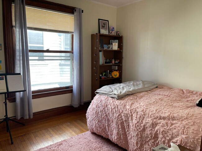 Building Photo - 288 Willow St