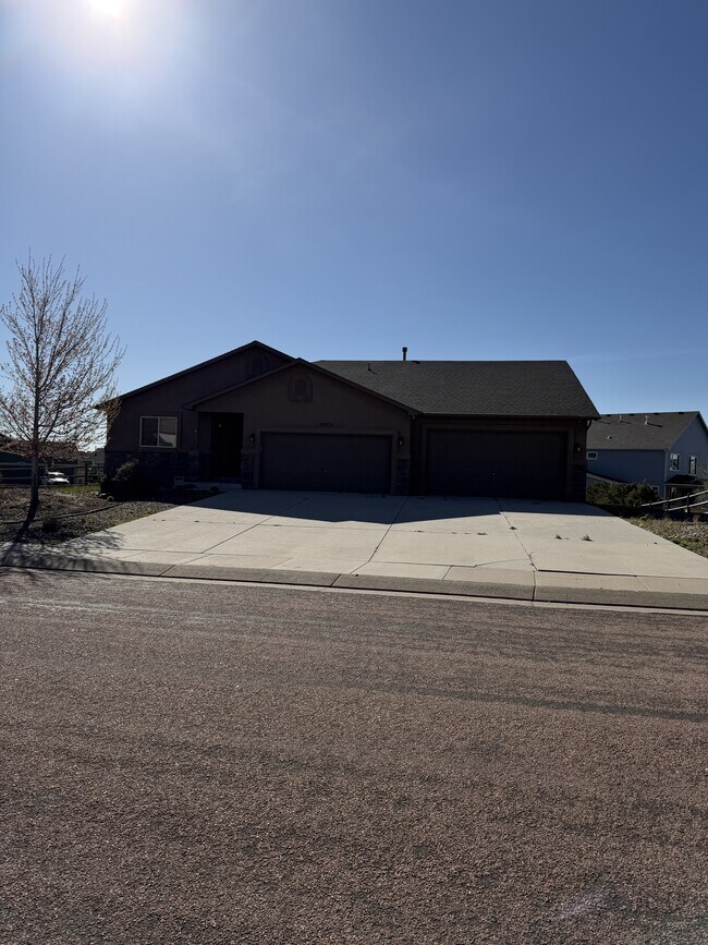Building Photo - 10931 Glen Canyon Dr