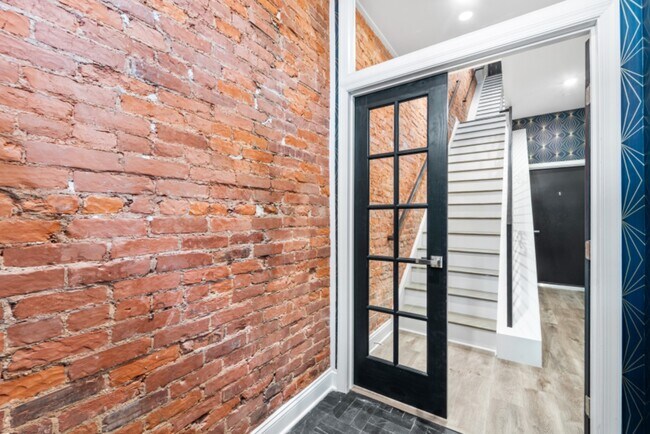 Building Photo - 2341 N College Ave