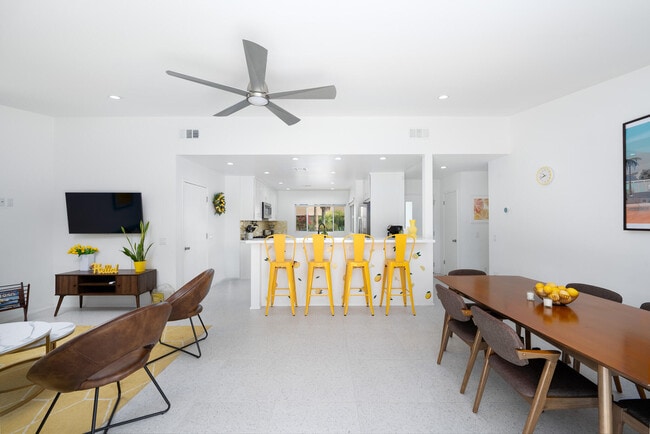 Building Photo - 2383 E Powell Rd