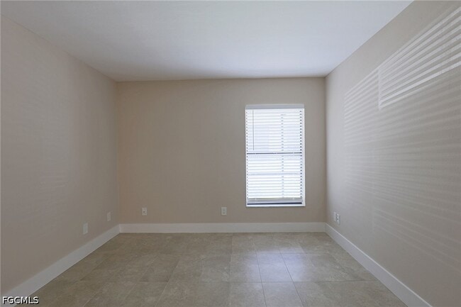 Building Photo - 5307 Summerlin Rd