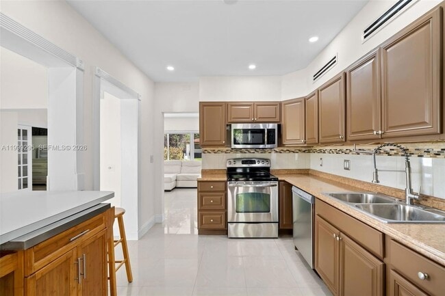 Building Photo - 261 188th St