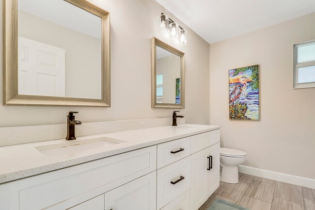 Building Photo - 15866 Alexander Run