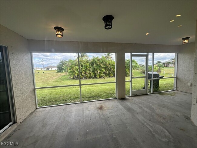 Building Photo - 3929 NW 42nd Ave