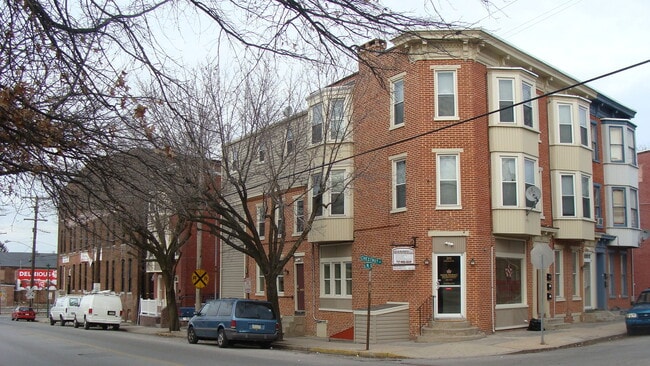 Building Photo - 1 Bedroom 3rd Floor Apartment Near York Revolution Stadium