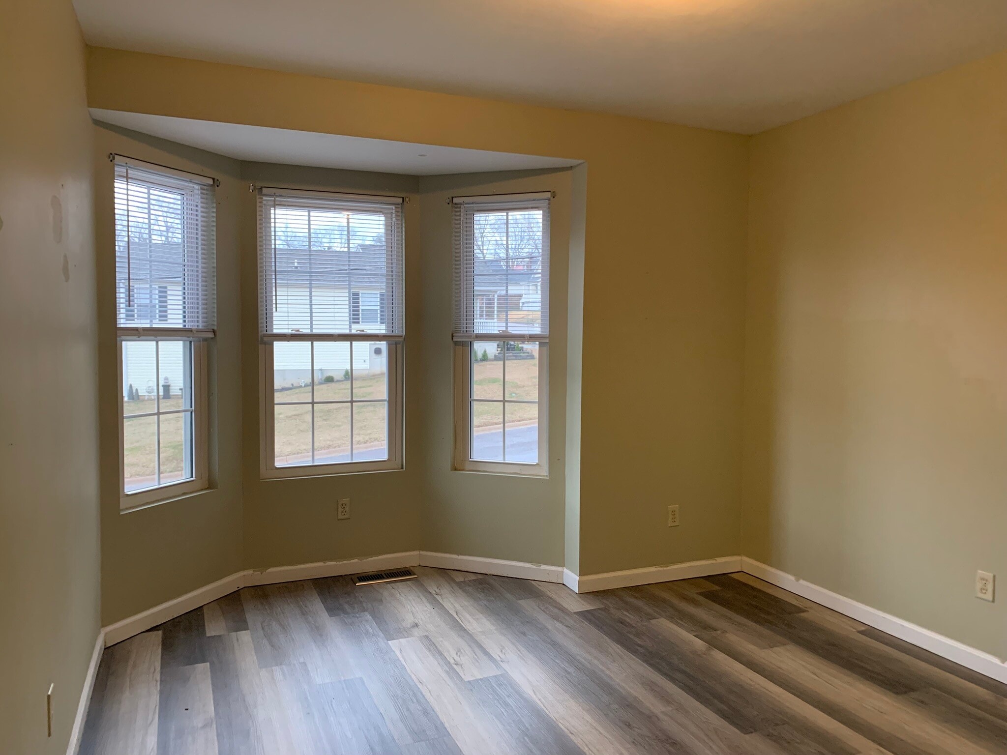 Building Photo - 403 Frank St