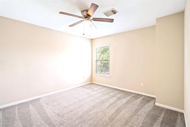 Building Photo - 718 Rock Creek Ct