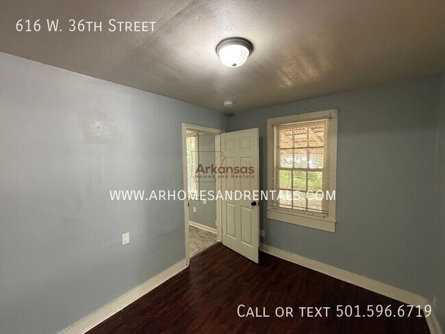 Building Photo - 616 W 36th St