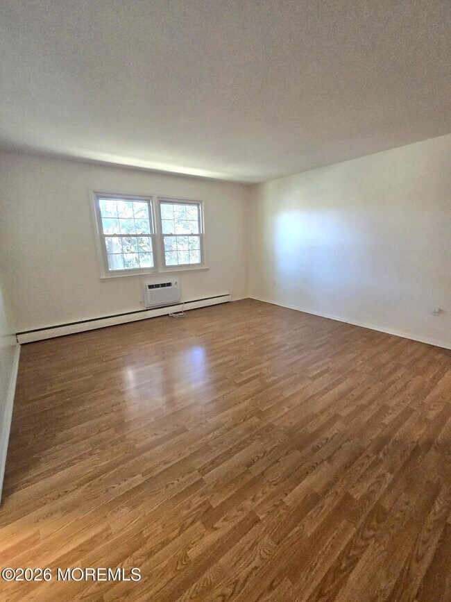 Building Photo - 364 Westwood Ave