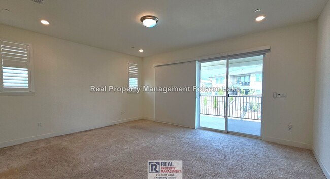 Building Photo - Upgraded 4 Bed + Loft | Solar | EV Charger | Outdoor Living | Folsom