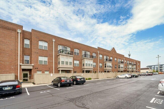 Building Photo - 953 Ingleside Ave