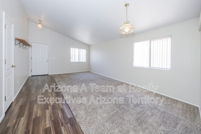 Building Photo - 8070 N Wild Aster Way