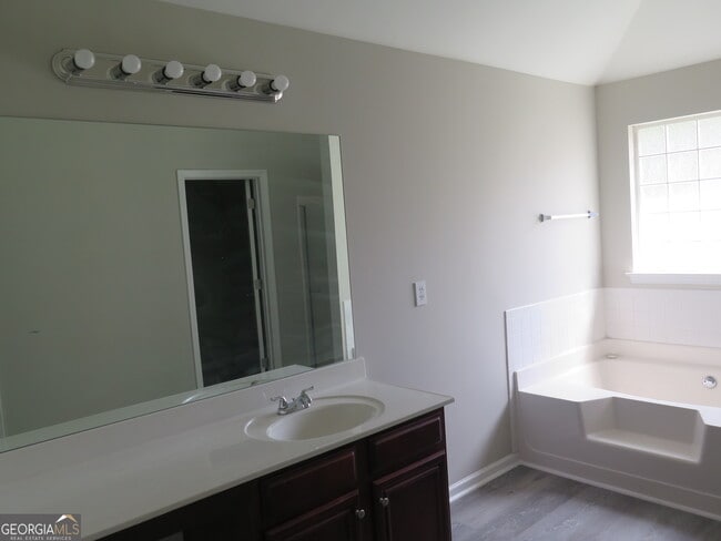 Building Photo - 2510 Wrangler Dr