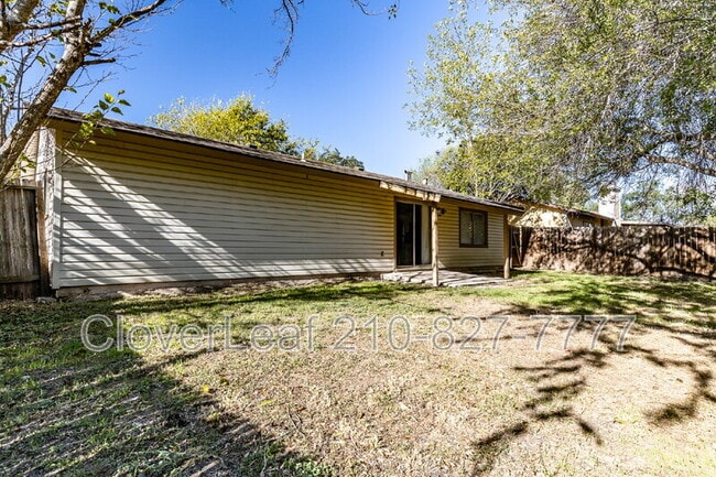 Building Photo - 118 N Meadow St