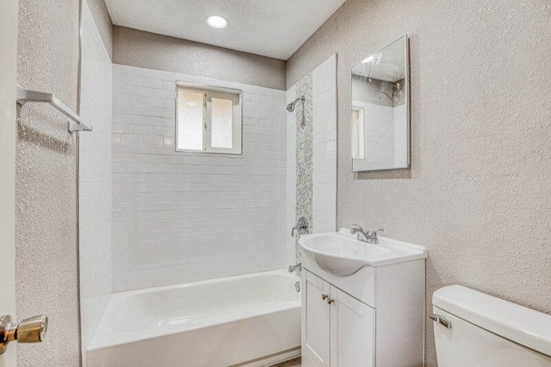 Building Photo - 8709 Lawson St