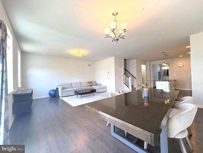 Building Photo - 113 Wynstone Ct