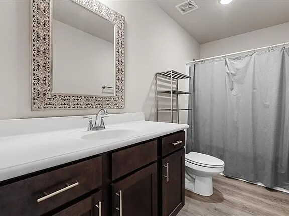 Building Photo - 682 Begeman Rd