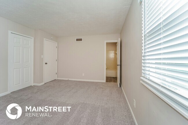 Building Photo - 4403 Gaudet Rd