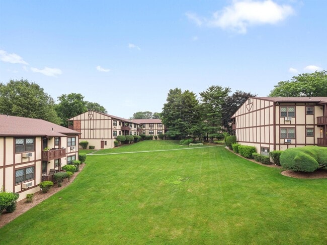 Building Photo - 410 Sierra Vista Ln