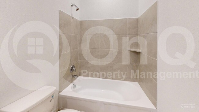 Building Photo - 1420 Rousseau Dr