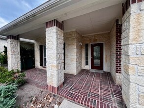 Building Photo - 11011 Christmas Fern St
