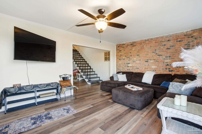 Building Photo - 4822 Huron Dr