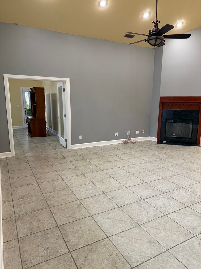 Building Photo - 184 Capitol Ridge Rd