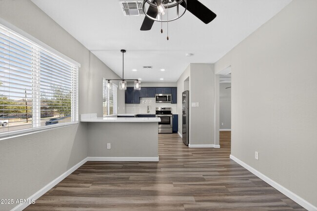 Building Photo - 1110 N 10th St