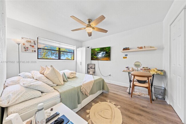 Building Photo - 581 NW 113th St