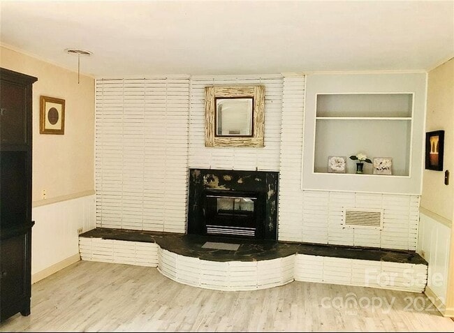 Building Photo - 1024 Timber Lake Dr