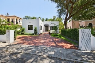 Building Photo - 1010 N Rio Vista Blvd