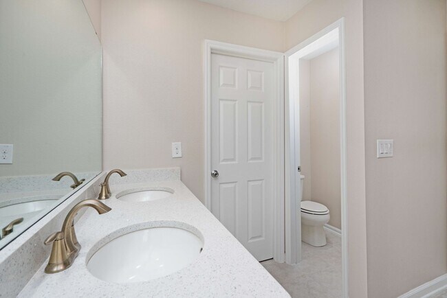 Building Photo - New 3/2.5 Townhome in Ormond Beach