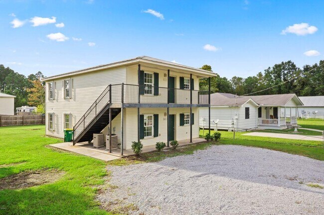 Building Photo - 9607 Smith Ave