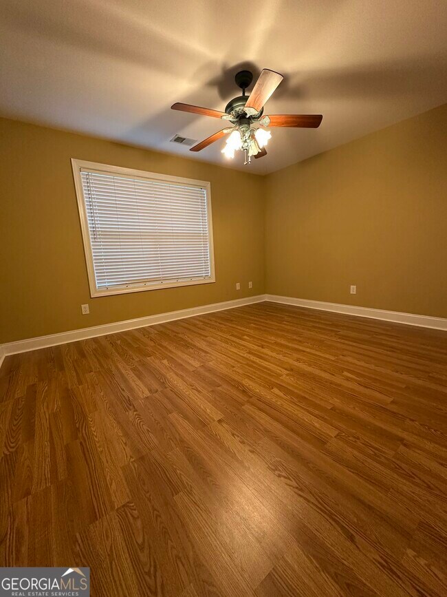 Building Photo - 3910 Piney Brook Dr