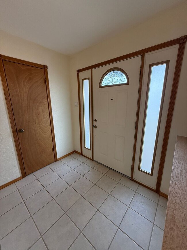 Building Photo - 3-bedroom, 2-bath home in Las Cruces