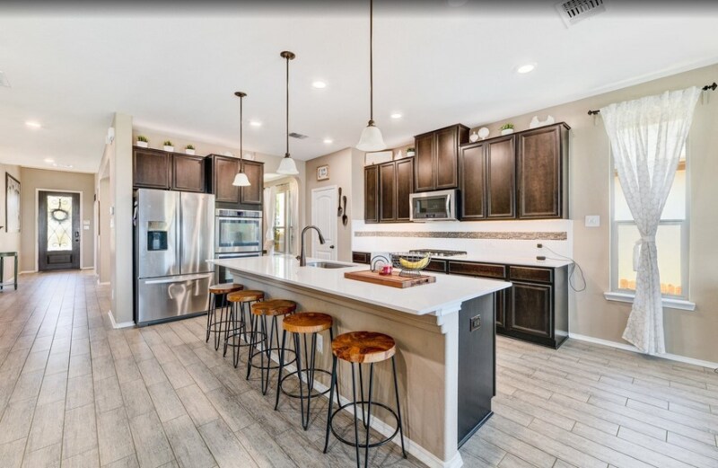 Building Photo - 1205 Half Hitch Trl