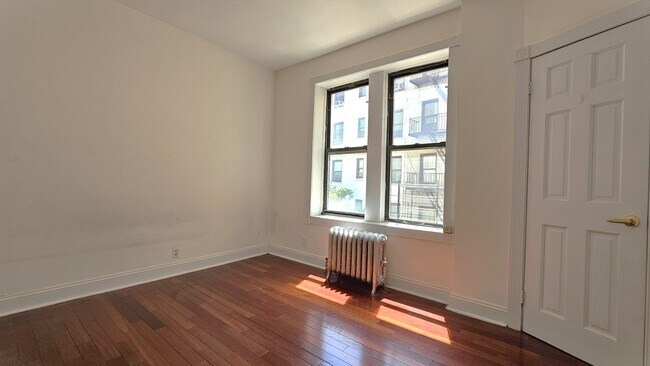 Building Photo - 20 Magaw Pl