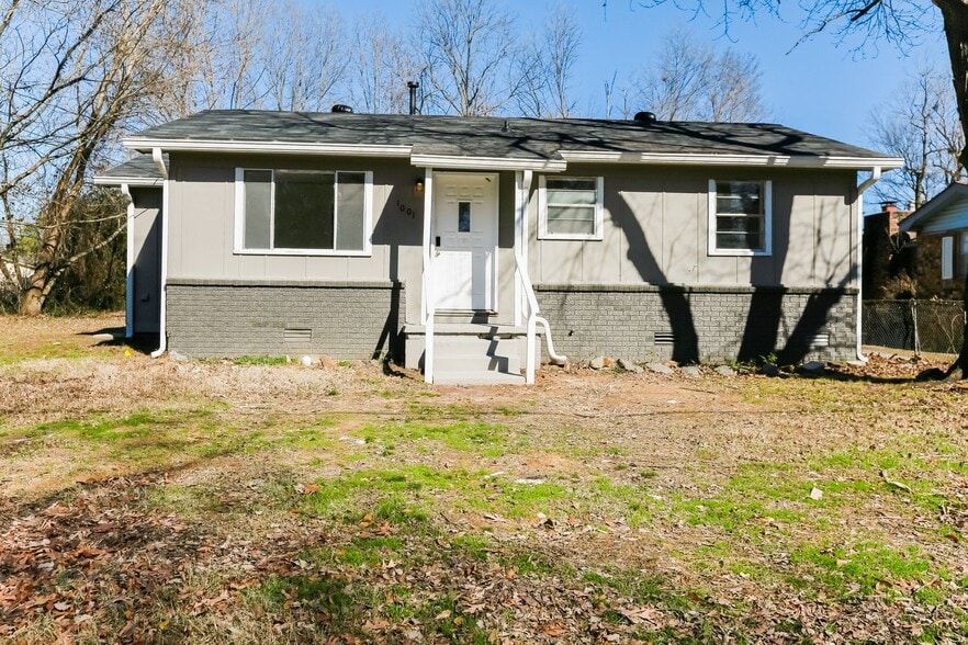 Building Photo - 1001 King St