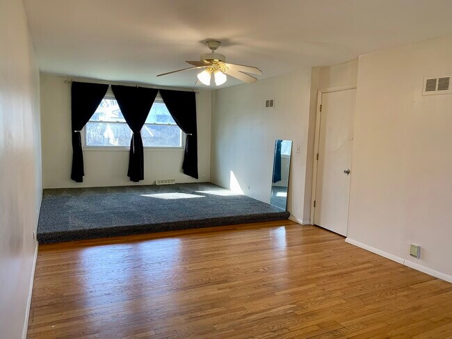 Building Photo - 9S174 Nantucket Dr