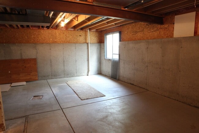 Building Photo - 442 Dunne Dr