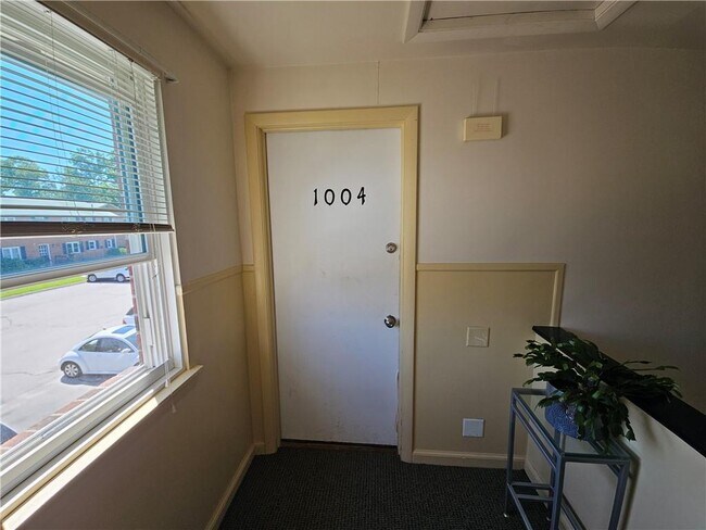 Building Photo - 70 Carroll Ave