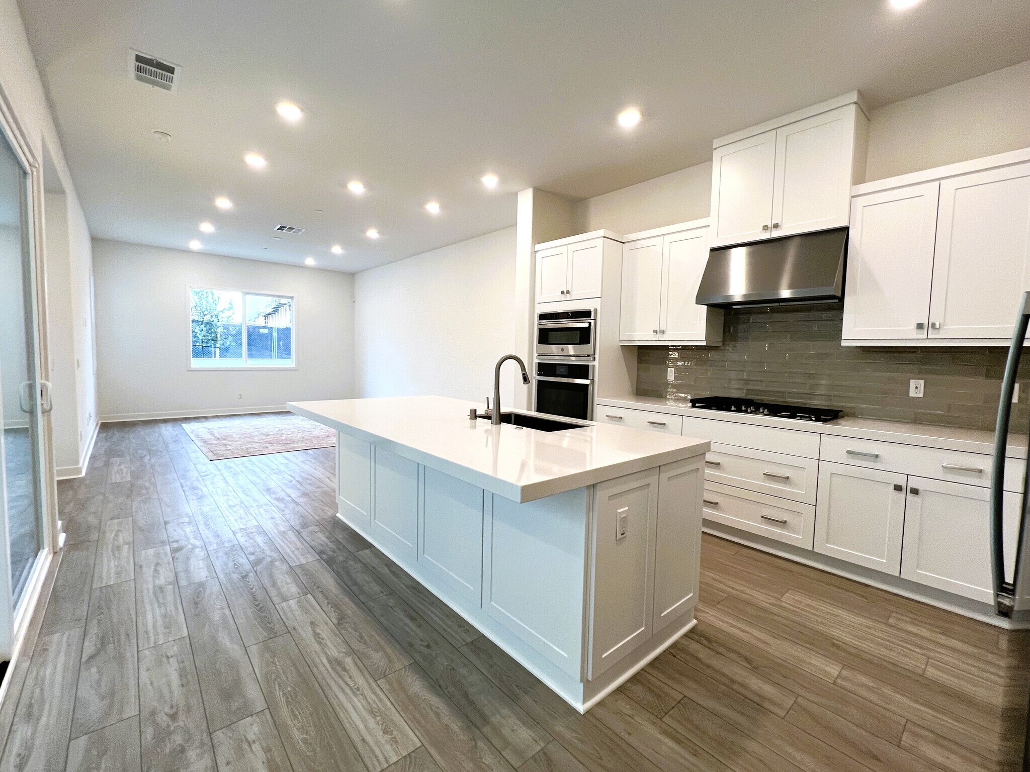 Building Photo - 107 Zawn