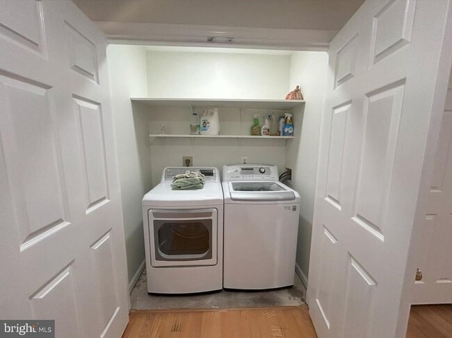 Building Photo - 6443 McCoy Rd